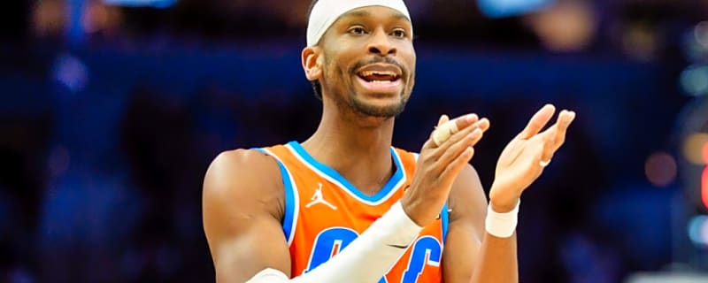 Shai Gilgeous-Alexander Daps Up Karl-Anthony Towns Then Hilariously Breaks Out A Free Throw Routine 