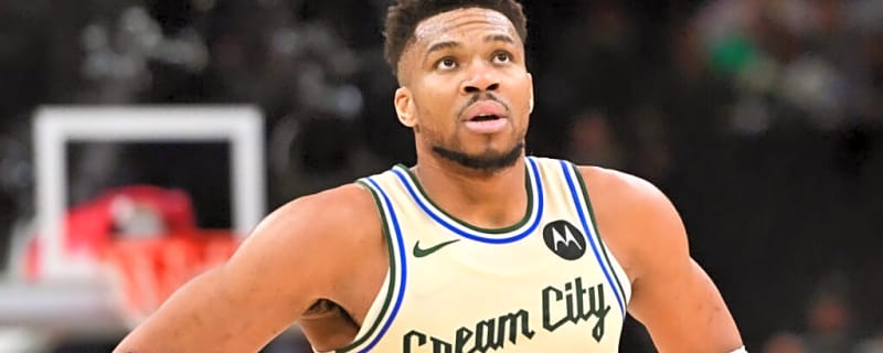Giannis Antetokounmpo’ Teammate Drops Cryptic Hint About Bucks Superstar’s Future 