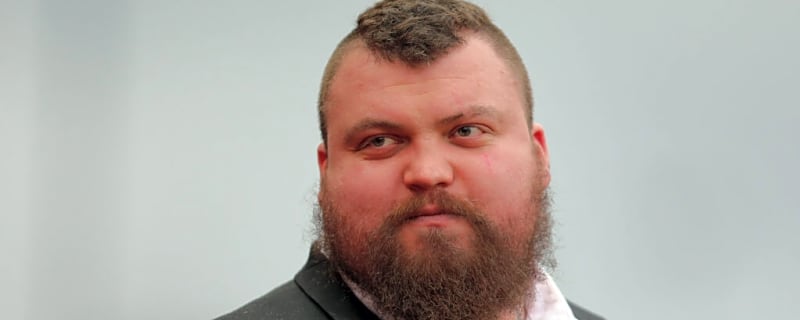Eddie Hall faces sumo challenge against 430lb four-time World’s Strongest Man