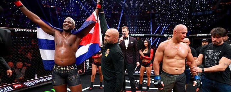 Junior dos Santos brutally knocked out by Robelis Despaigne in first MMA fight in Netflix history