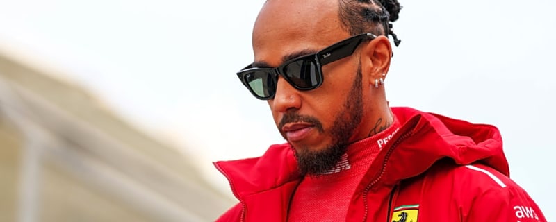 Carlos Sainz compares Lewis Hamilton’s Ferrari struggles to Daniel Ricciardo’s early McLaren days