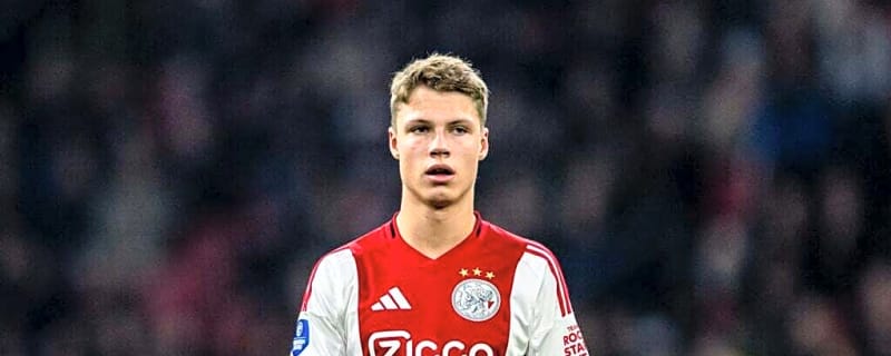 Manchester United step up checks for Ajax’s 18-year-old talent Sean Steur