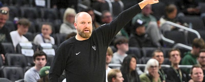 Milwaukee Bucks Acquire Young Center in Last-Minute Move