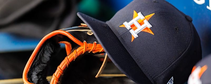 Astros Make Interesting Catcher Move With Familiar Name