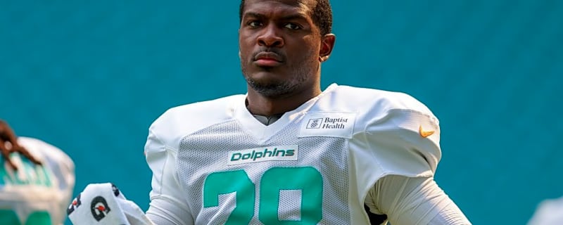 Dolphins Release Worst Possible Update On Star RB De’Von Achane