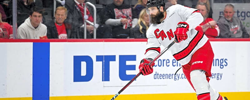 Colorado Avalanche Sign Key Defenceman