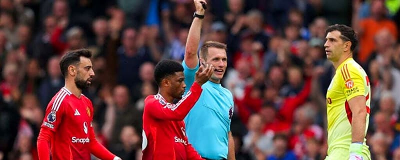 Manchester United transfer rumours roundup: latest on Emiliano Martinez and Louis Jackson