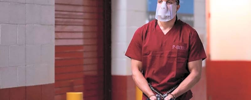 Patriots WR Mack Hollins makes controversial arrival to Super Bowl in handcuffs and chains