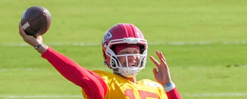 Chiefs’ Patrick Mahomes Turns Heads With Latest Injury Update