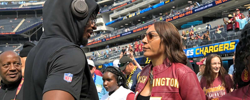 Jayden Daniels’ Mom Fires Back at Coach Amid Offseason Controversy