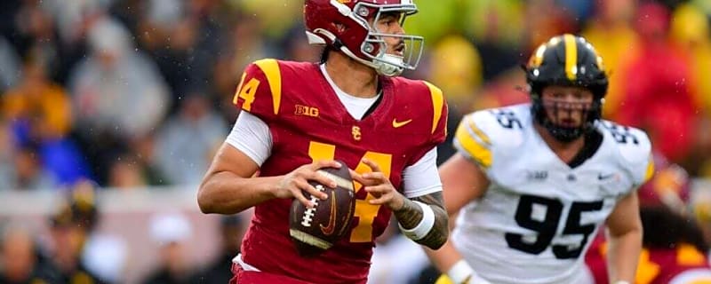Raiders Predicted to Draft Third-Round Quarterback