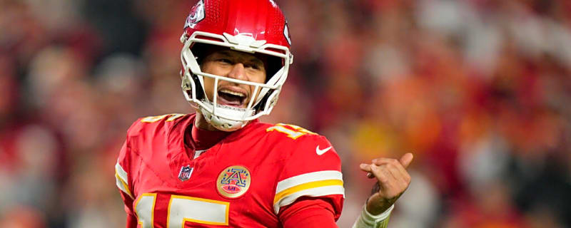 Chiefs’ Patrick Mahomes Joins Exclusive NFL Club With Dan Marino