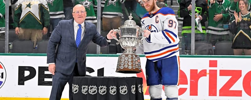 NHL Rumours: Edmonton Oilers Await Superstar Extension