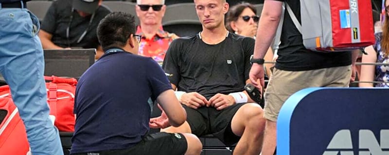 Top 20 ATP player retires suddenly from his match as concerns grow for the Australian Open