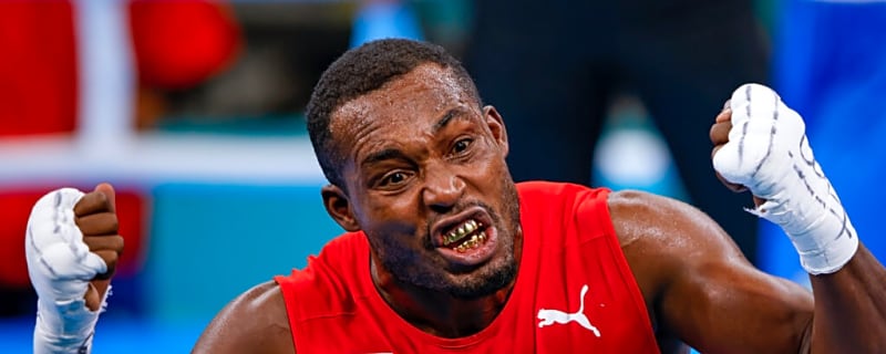 Olympic Gold medalist dropped heavily by Lawrence Okolie’s former opponent in world title eliminator