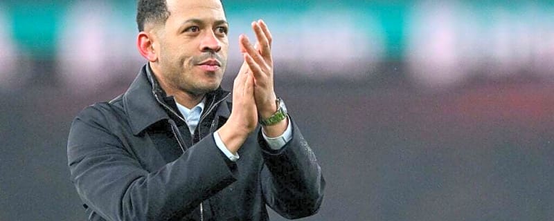 Gary Lineker impressed by ‘quite clever’ tactical call Liam Rosenior has made at Chelsea