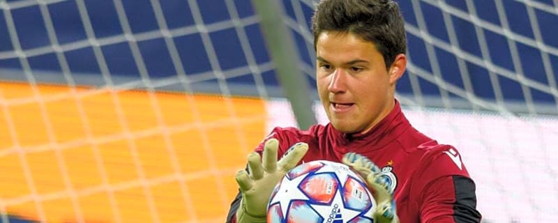 Senne Lammens responds to Edwin van der Sar comparisons after Everton win