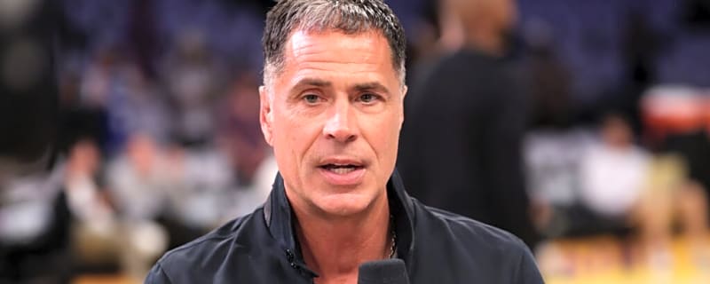 Lakers Complete First Free Agent Signing