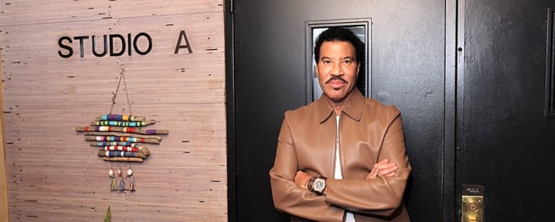 Lionel Richie Reveals Why Michael Jackson Was Nicknamed &#39;Smelly&#39; by Quincy Jones