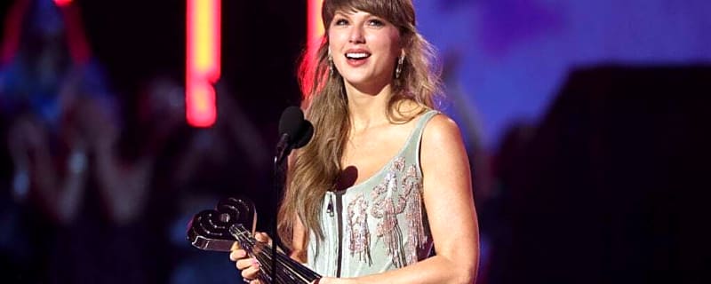 How Taylor Swift reacted to Steve Kerr sneaking ‘All Too Well’ song lyrics in press conferences