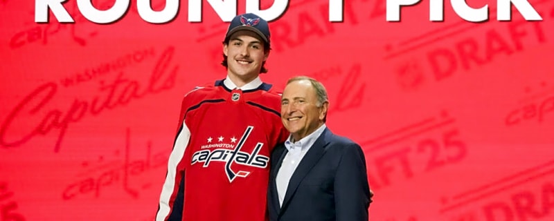 Lynden Lakovic Signs Entry-Level Contract