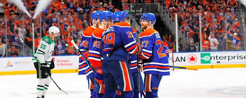 Edmonton Oilers Extend Depth Winger for Three Years