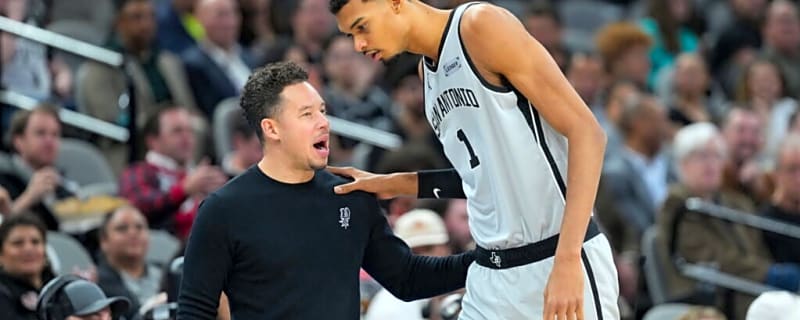 Mitch Johnson Blames Spurs’ ‘Undisciplined’ Defense for SGA’s Free Throws in Game 3