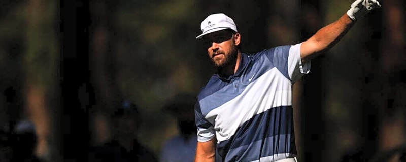 Travis Kelce’s errant golf shots have made headlines in consecutive years