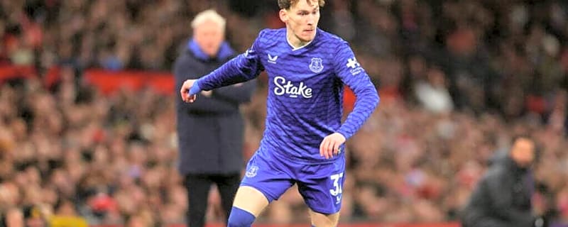 Kobbie Mainoo vs James Garner among three battles to watch in Everton vs Man Utd clash