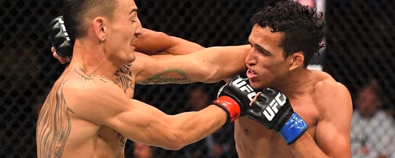 Charles Oliveira will stand-and-bang at UFC 326 if Max Holloway points down