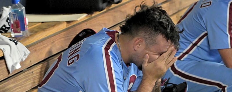Phillies eliminated from NLDS with crushing walk-off error
