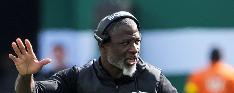 Jets make in-game quarterback change as offense continues to sputter