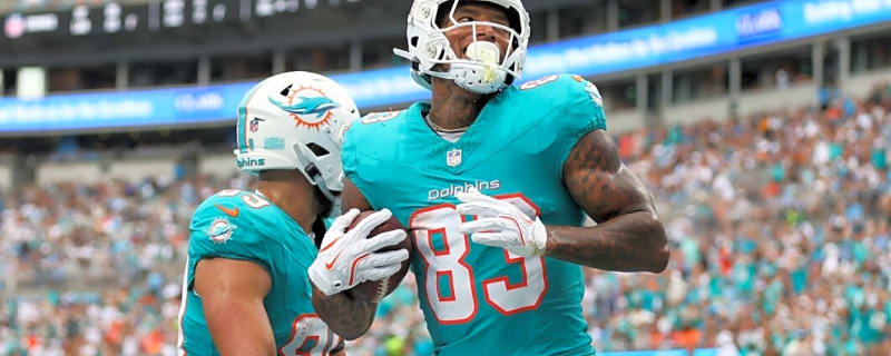Dolphins shake up their roster ahead of Week 13 showdown with the Saints, officially bringing back two starters while risking two youngsters to waivers