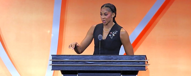Cameras Catch Candace Parker’s Interaction With Kevin Garnett, Cheryl Miller & Others During The Hall Of Fame Induction Ceremony