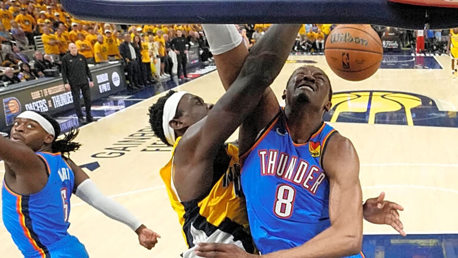 Pacers' Pascal Siakam posterized fellow sidekick during Game 6