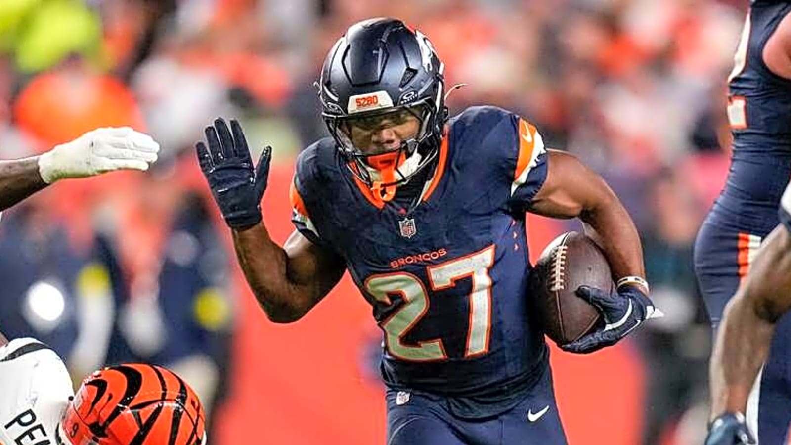 Broncos RB ends Denver's drought without a 100-yard rusher  