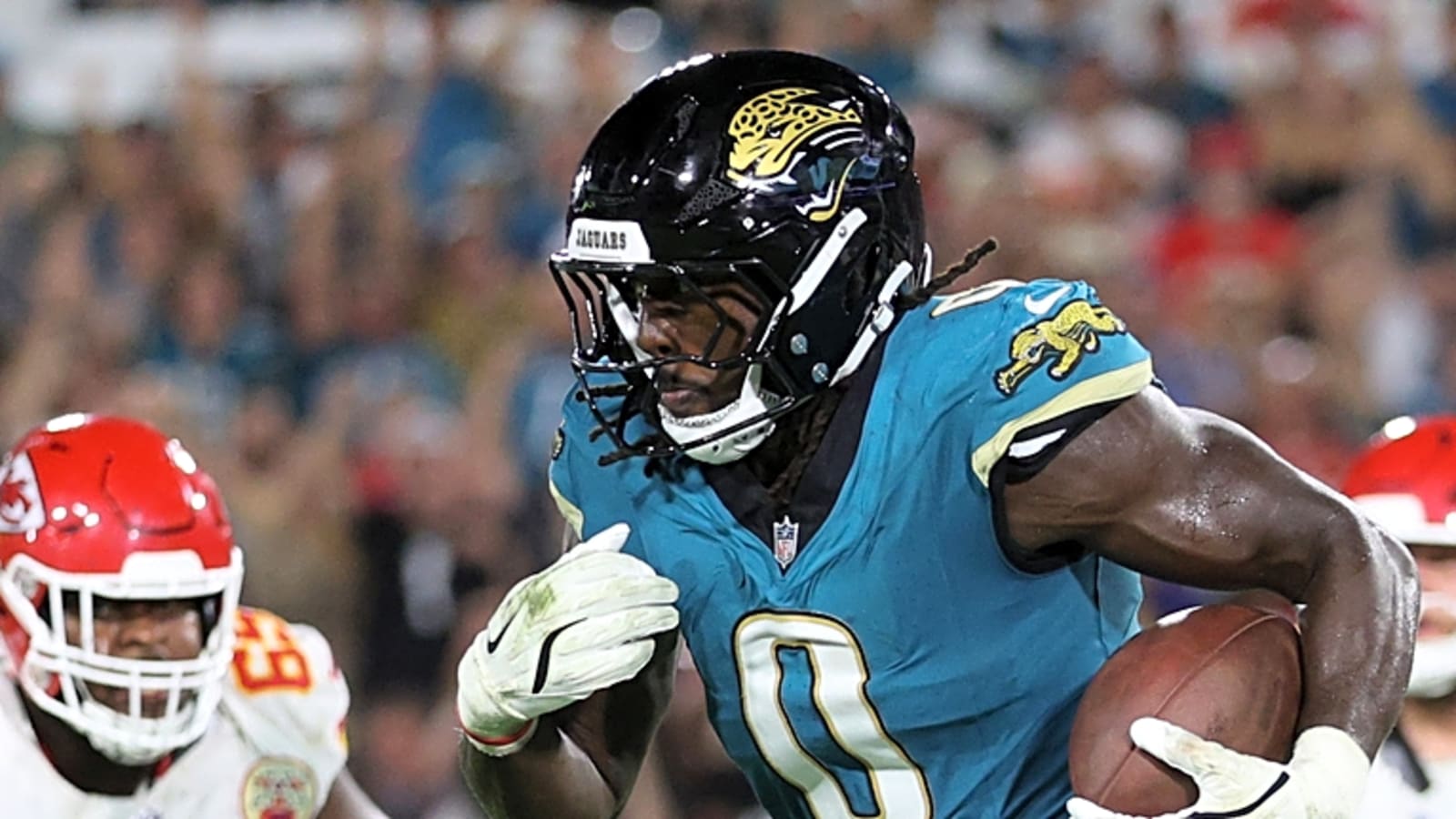 Jaguars LB Devin Lloyd makes history with 'MNF' pick-six
