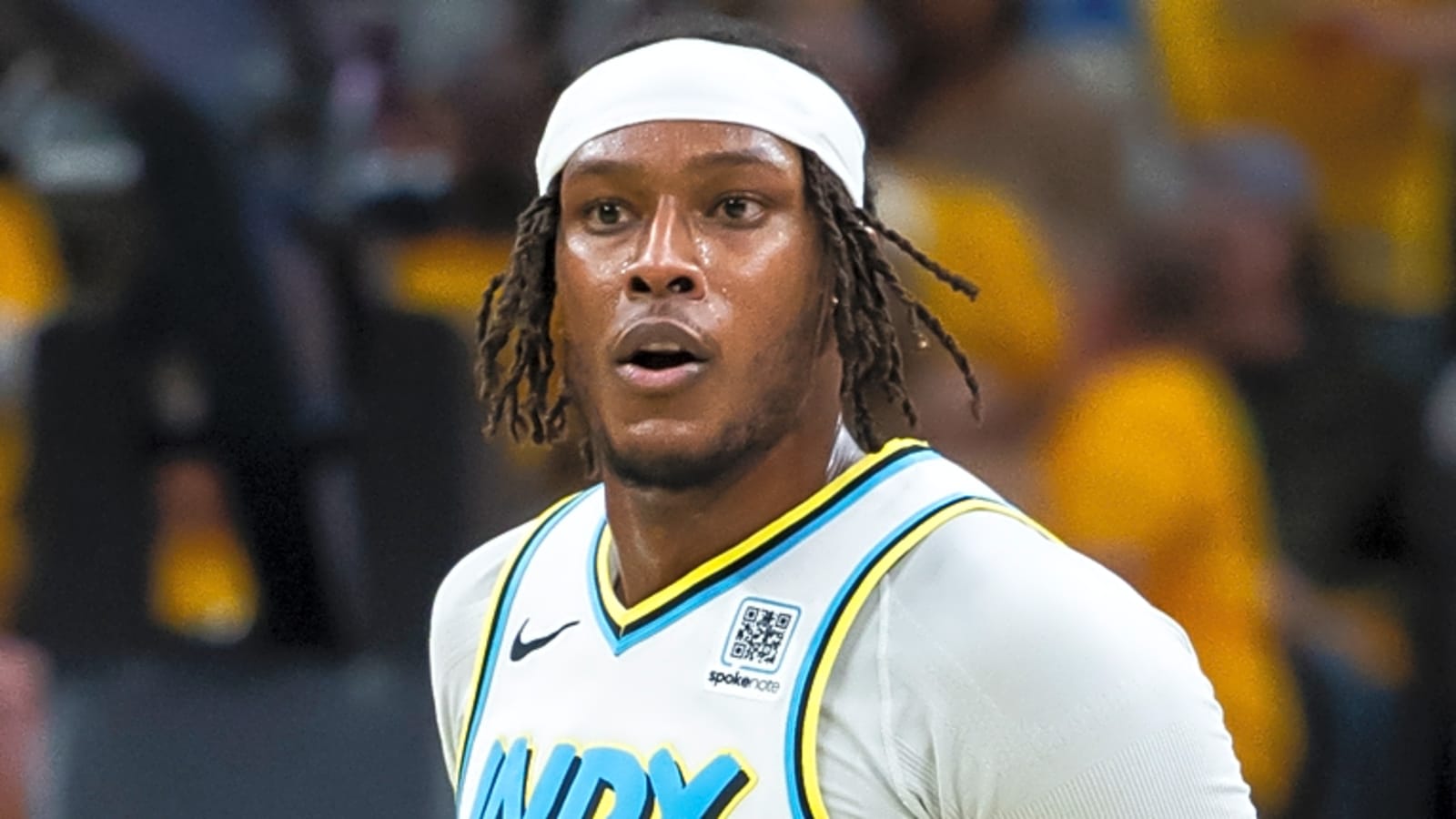 Bucks agree to four-year deal with longtime Pacers big man