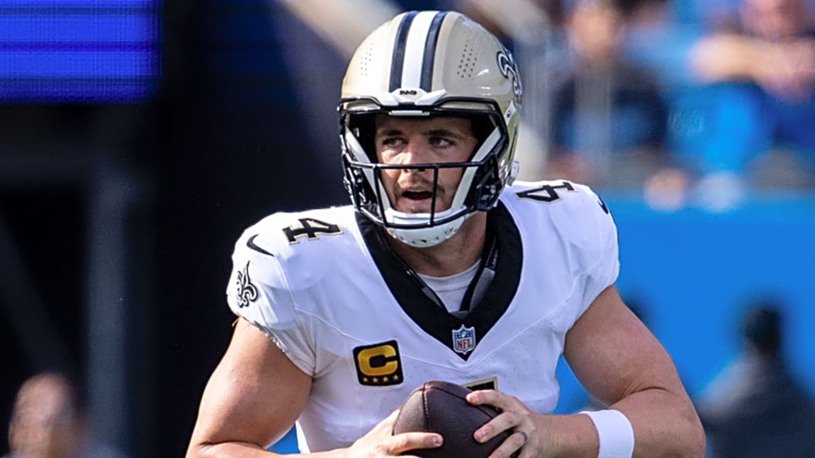 Derek Carr makes shocking career decision