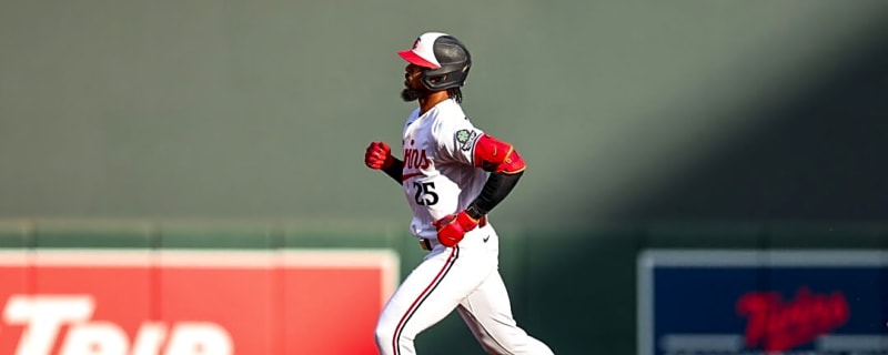Twins’ $100M Star Exits Game After Awkward Play Leaves Him Injured