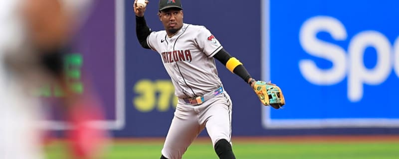 Diamondbacks $45M Star Suffers Scary Blow During Game as He Walks off Unassisted After Falling on the Ground