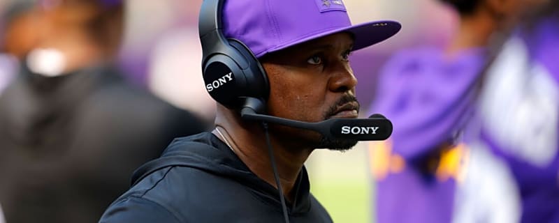 'Why Take On That Stress': Vikings Legend Sends Clear Message to Brian Flores About Future HC Job Amid 6-0 Start