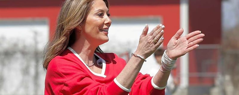 Patrick Mahomes&#39; Mom Randi Mahomes&#39; Texas Roots Get Spotlight Amid Chiefs-Cowboys Game