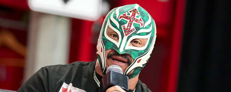 Rey Mysterio Posts Rare Unmasked Picture, Calls Out Current WWE Superstar