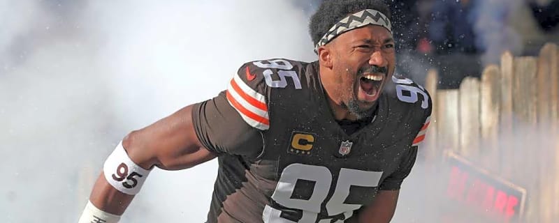 Former Cowboys DE Sends Strong Message to Myles Garrett After Browns' 5-12 Season