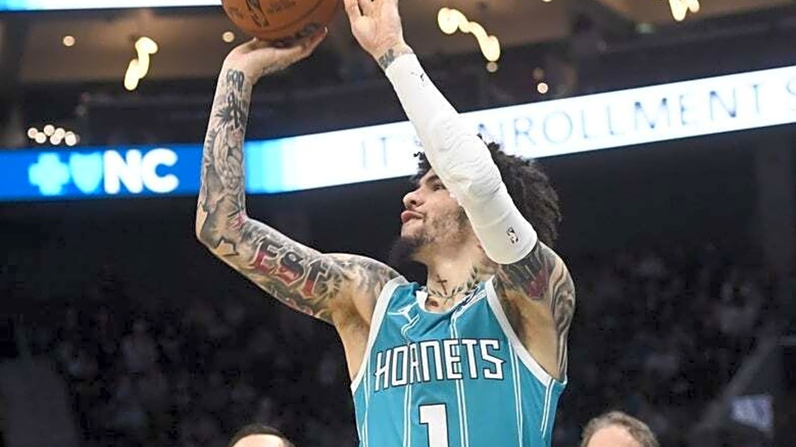 Hornets use the deep ball to sink Wizards