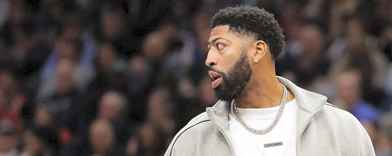 Mavericks star Anthony Davis reportedly won't play without owner's approval
