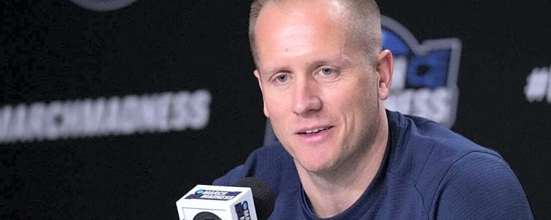 BYU&#39;s Kevin Young signs contract extension after Sweet 16 run
