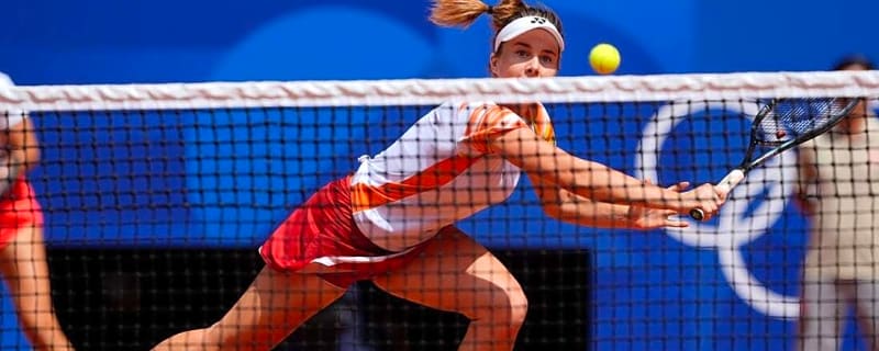 WTA roundup: Linda Noskova dodges upset with late rally