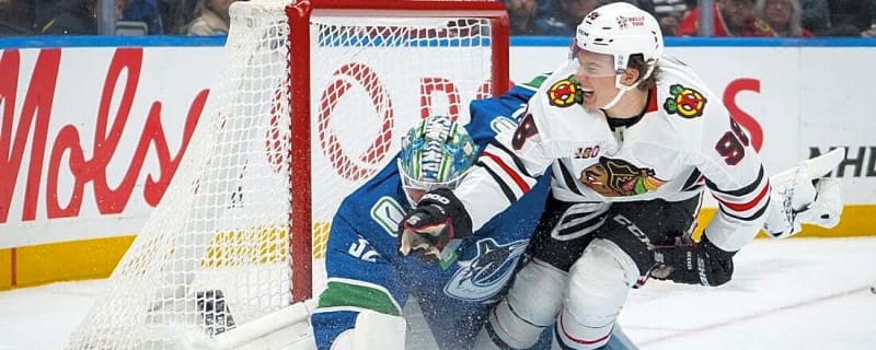 Blackhawks, Canucks aspire to more than playing out string